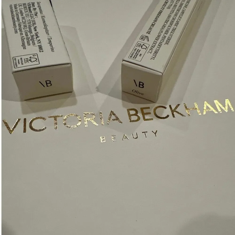 New in box Victoria Beckham satin kajal liner in olive with sharpener